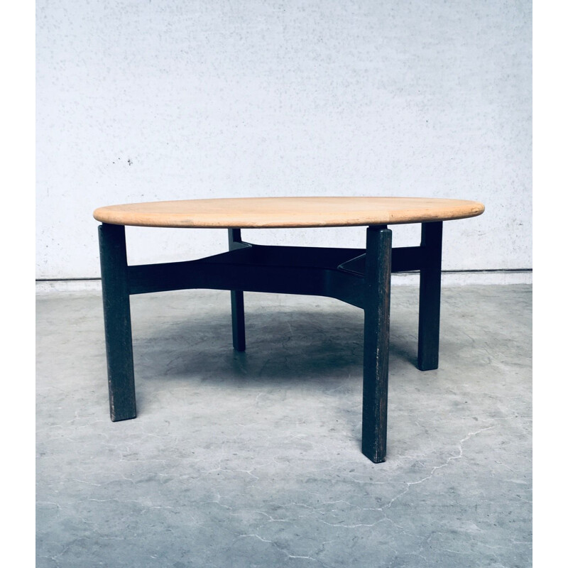 Tavolo rotondo vintage scandinavo in legno, 1970