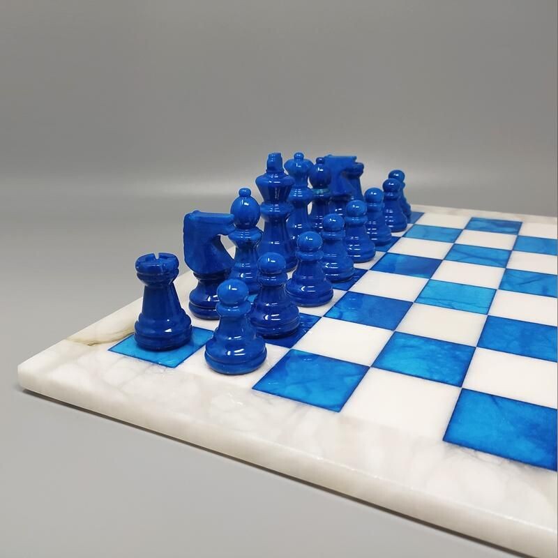Jeu d'échecs vintage bleu et blanc en albâtre de Volterra fait à la main, Italie 1970