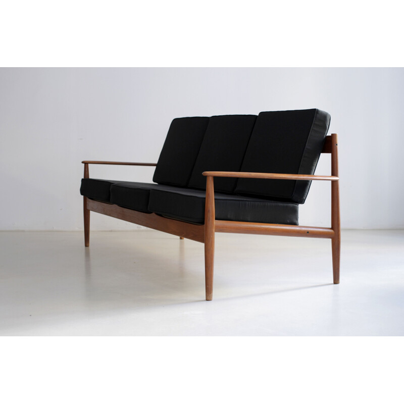 France & Son Scandinavian sofa in teak, Grete JALK - 1960s