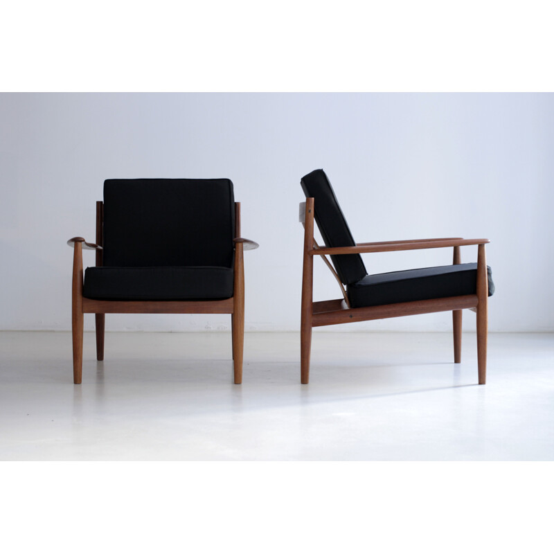 Mid century Danish pair of armchairs, Grete JALK - 1960s