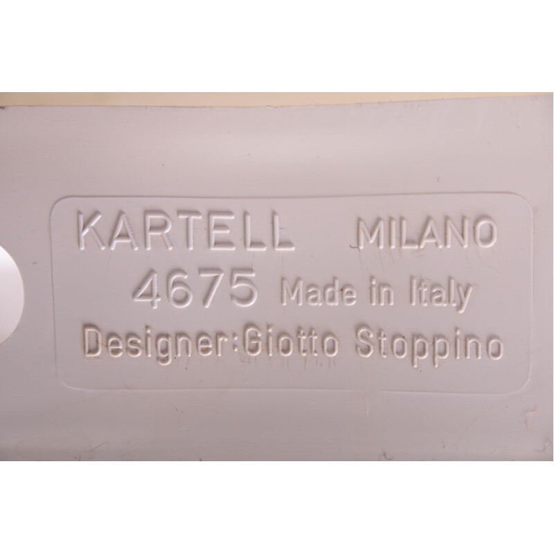Vintage model 4675 magazine rack in cream acrylic by Giotto Stoppino for Kartell, 1970s