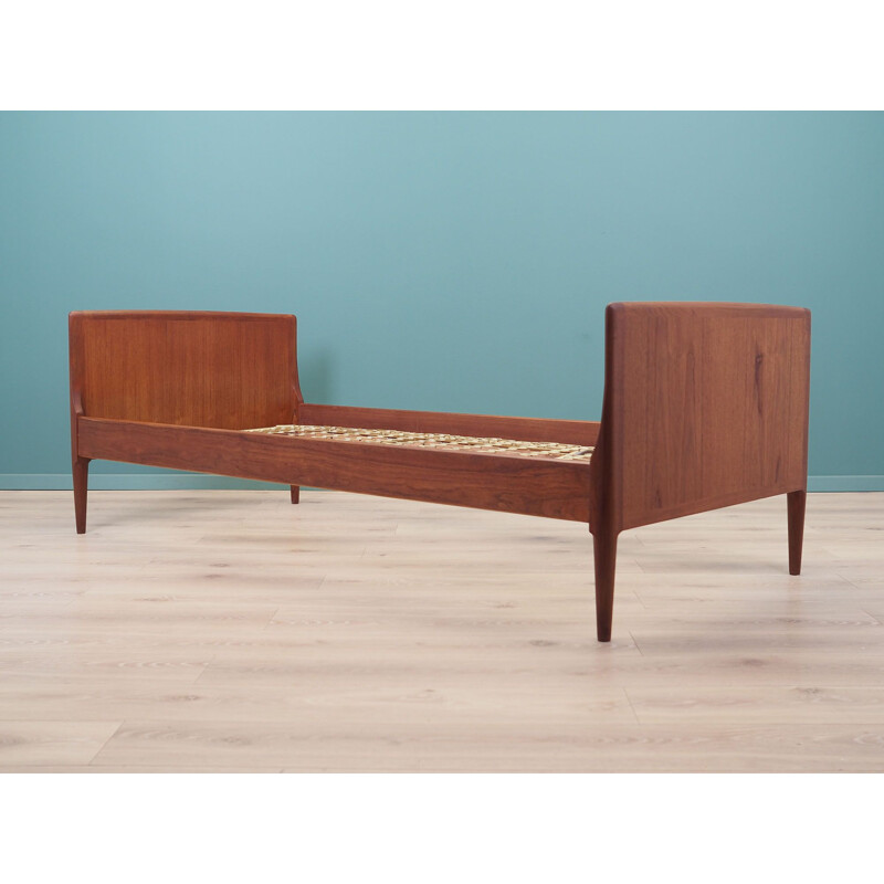 Mid century teak bed by Omann Jun, Denmark 1970s