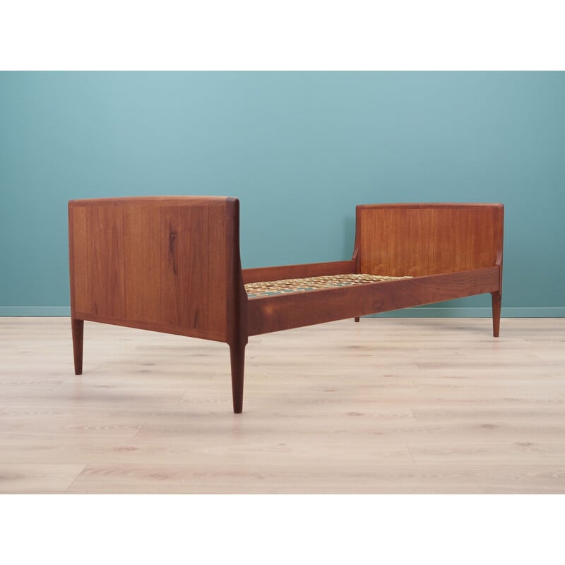 Mid century teak bed by Omann Jun, Denmark 1970s