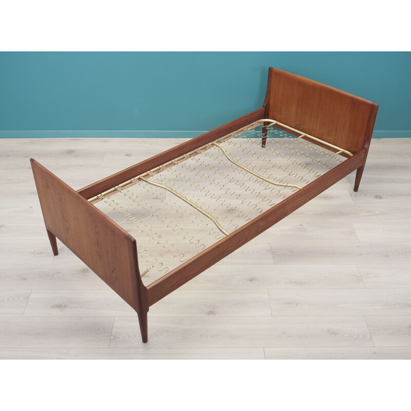 Mid century teak bed by Omann Jun, Denmark 1970s