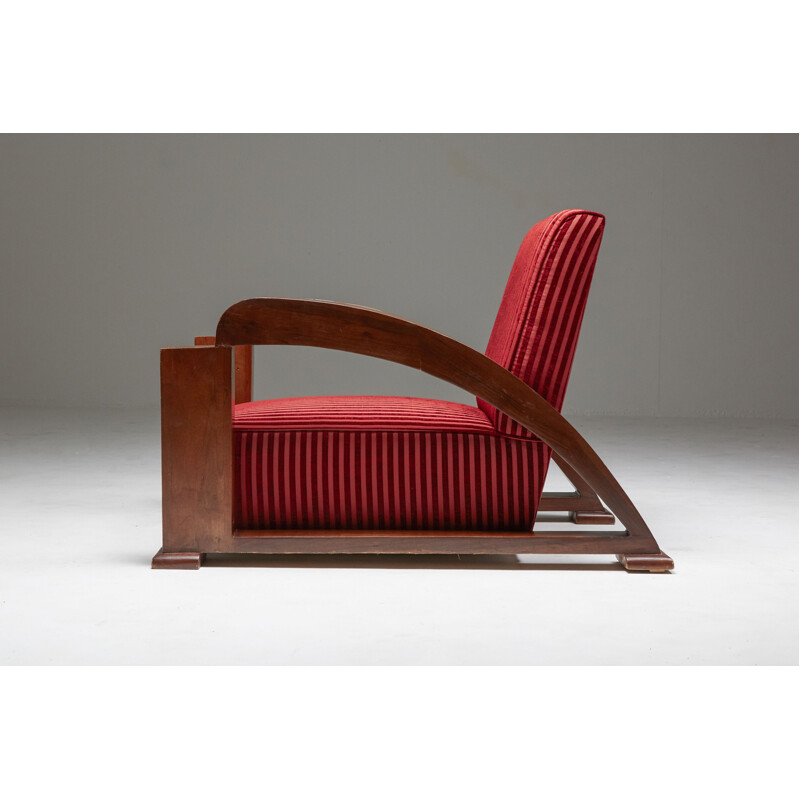 Ensemble de salon Art déco français vintage en velours rayé rouge et avec accoudoirs en forme de swoosh, 1940