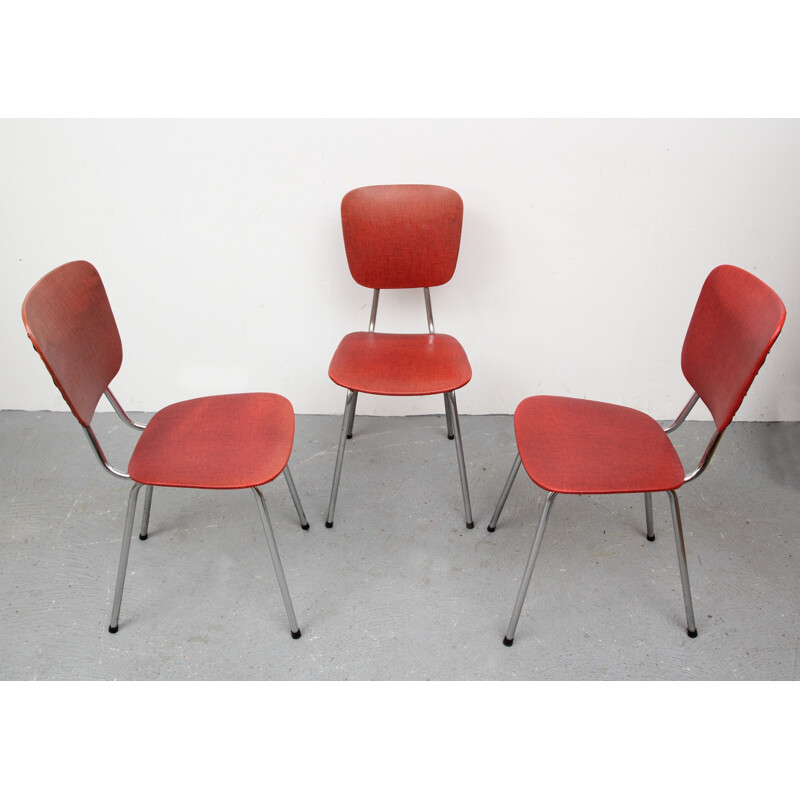 Suite de 3 chaises à repas en plastique - 1950