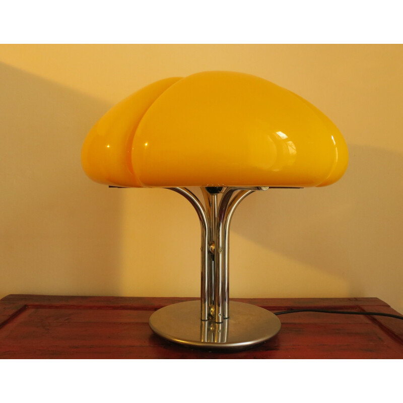 Guzzini "Quadrifoglio" table lamp in canary yellow, Gae AULENTI - 1970s