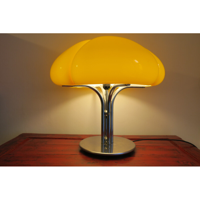 Guzzini "Quadrifoglio" table lamp in canary yellow, Gae AULENTI - 1970s