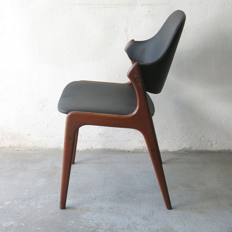 Scandinavian vintage chair in teak and black leatherette by Ejvind A. Johansson for Ivan Gern Møbelfabrik, 1966