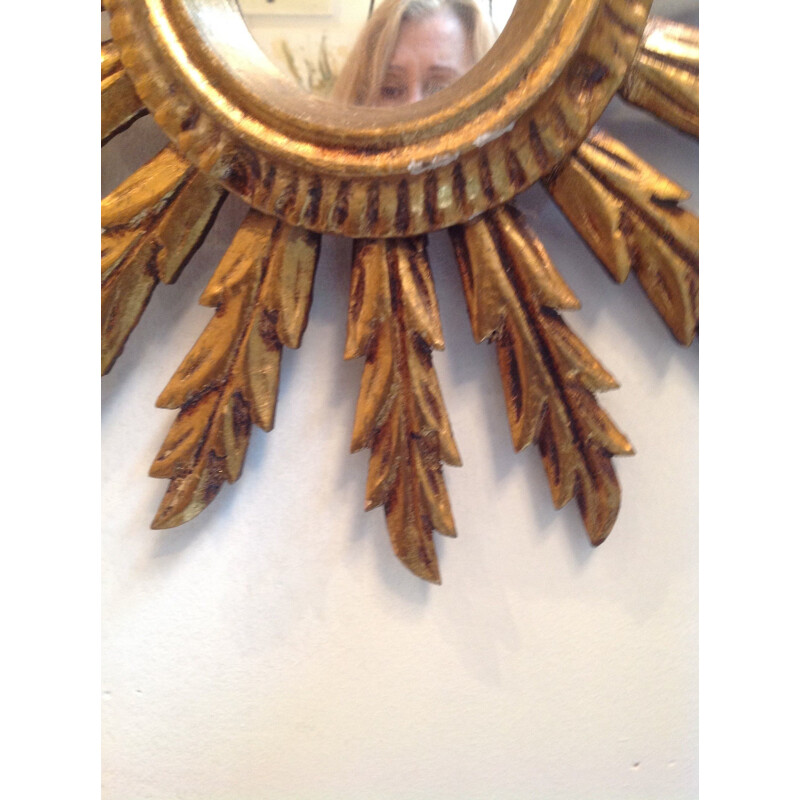 Petit miroir soleil vintage en bois doré - 1960