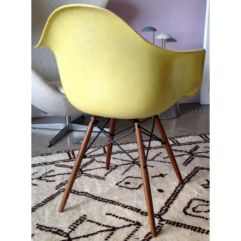 Mid century armchair by Charles Eames for Herman Miller