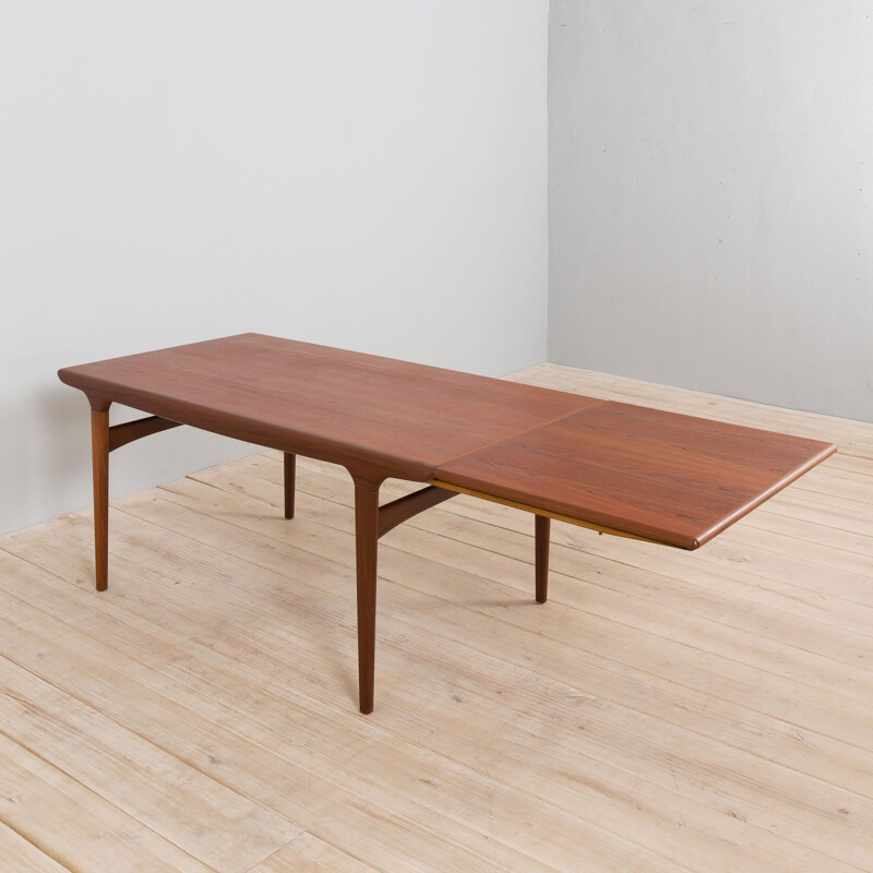 Teak vintage extendable dining table by Johannes Andersen for Uldum Møbelfabrik, Denmark 1960s