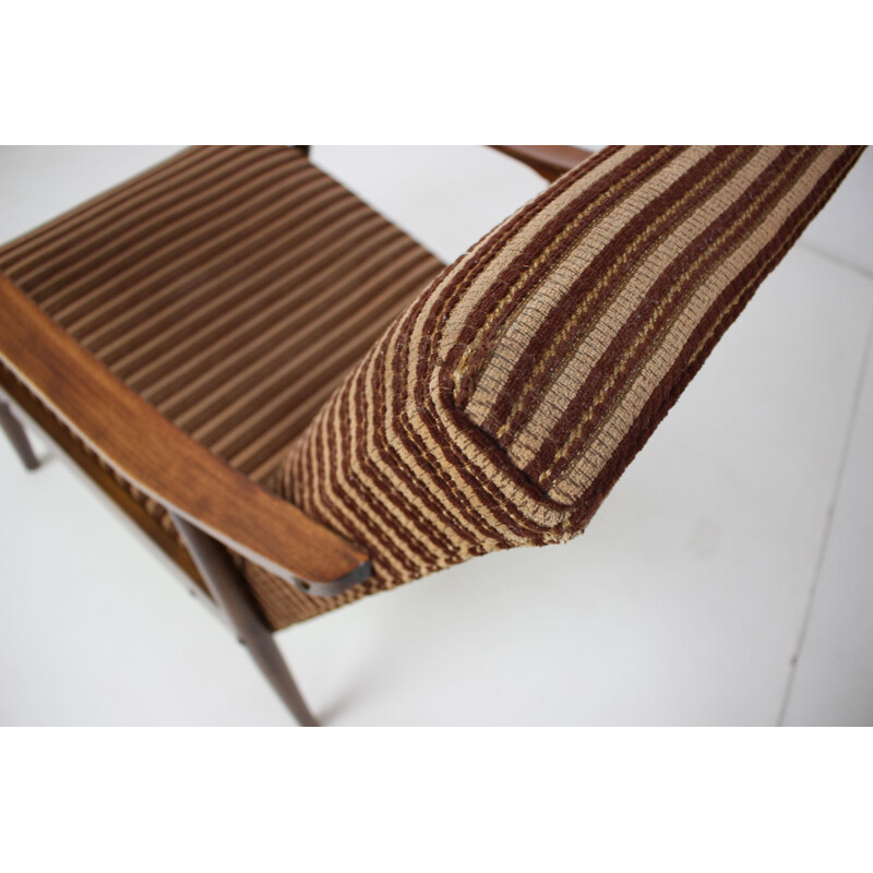 Paire de fauteuils vintage en bois et tissu, Tchécoslovaquie 1960
