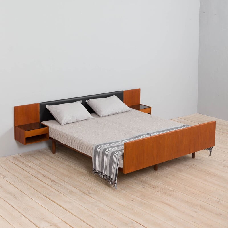 Vintage bed teak with floating night stands by Hans Wegner for Getama, Denmark 1960s