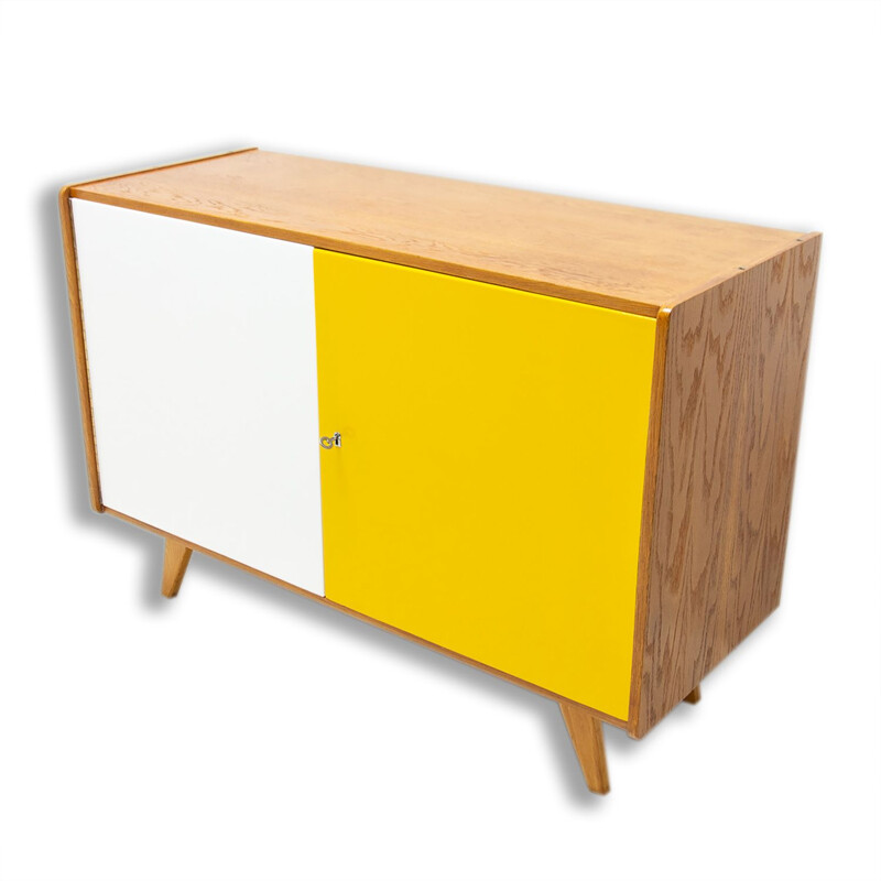 Vintage beukenhouten dressoir U-450 van Jiří Jiroutek voor Interiér Praha, Tsjecho-Slowakije 1960