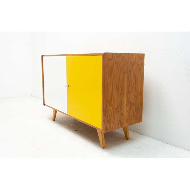 Vintage beechwood sideboard U-450 by Jiří Jiroutek for Interiér Praha, Czechoslovakia 1960