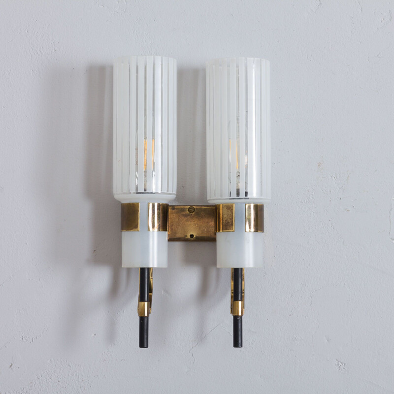Italian mid century wall lamp in brass and striped glass, 1960s