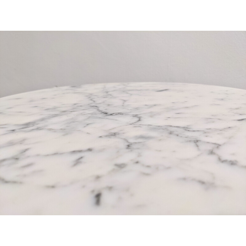 Vintage white Carrara marble pedestal table by Eero Saarinen for Knoll, 1970