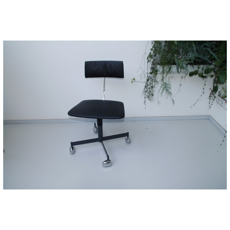 Chaise de bureau Kevi ajustable en cuir noir, Ib & Jørgen RASMUSSEN - 1950 