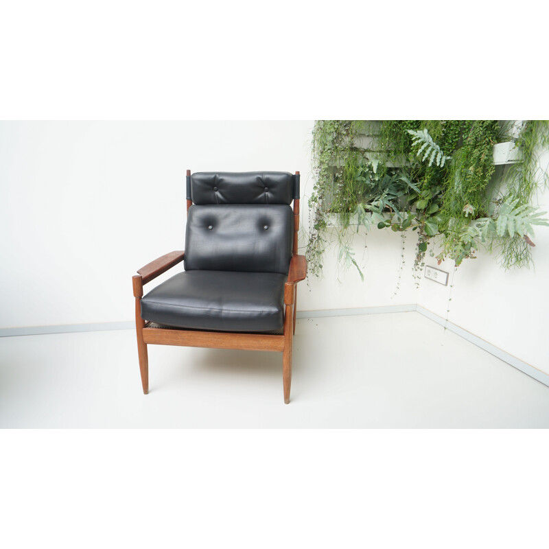 Fauteuil en similicuir noir et palissandre de Rio - 1950