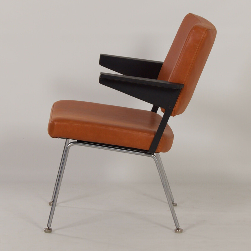 Vintage 1445 brown leather and ashwood armchair by Andre Cordemeyer for Gispen, 1960s