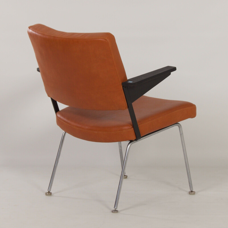 Vintage 1445 fauteuil in bruin leer en essenhout van Andre Cordemeyer voor Gispen, 1960