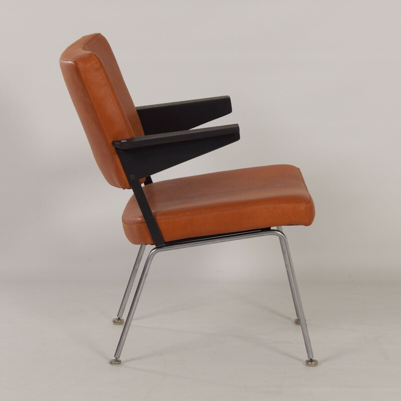 Vintage 1445 fauteuil in bruin leer en essenhout van Andre Cordemeyer voor Gispen, 1960