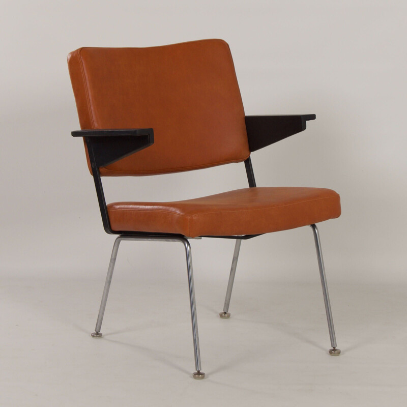 Vintage 1445 fauteuil in bruin leer en essenhout van Andre Cordemeyer voor Gispen, 1960