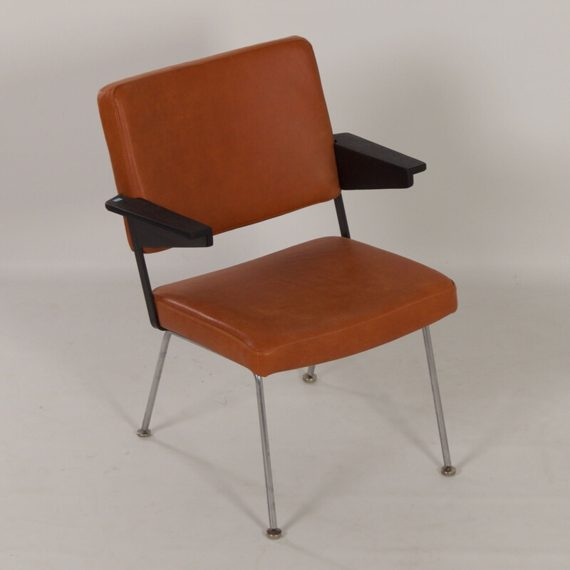 Vintage 1445 brown leather and ashwood armchair by Andre Cordemeyer for Gispen, 1960s