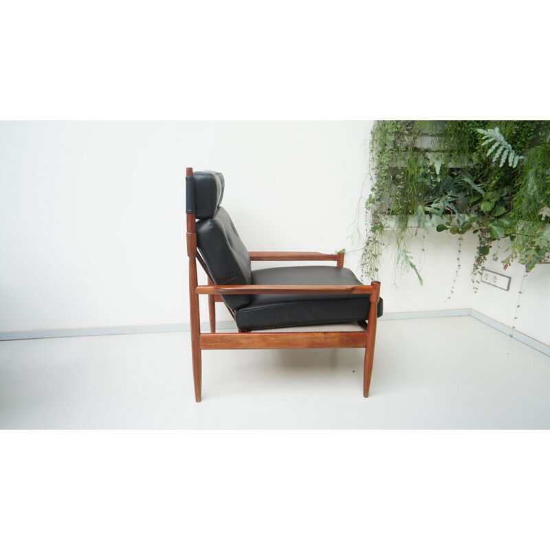 Fauteuil en similicuir noir et palissandre de Rio - 1950