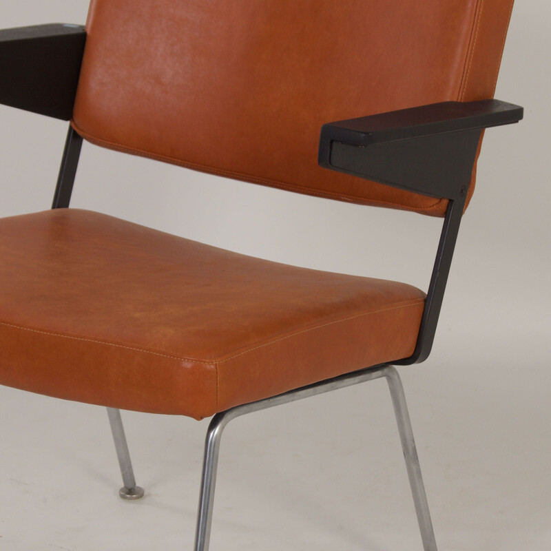 Vintage 1445 brown leather and ashwood armchair by Andre Cordemeyer for Gispen, 1960s