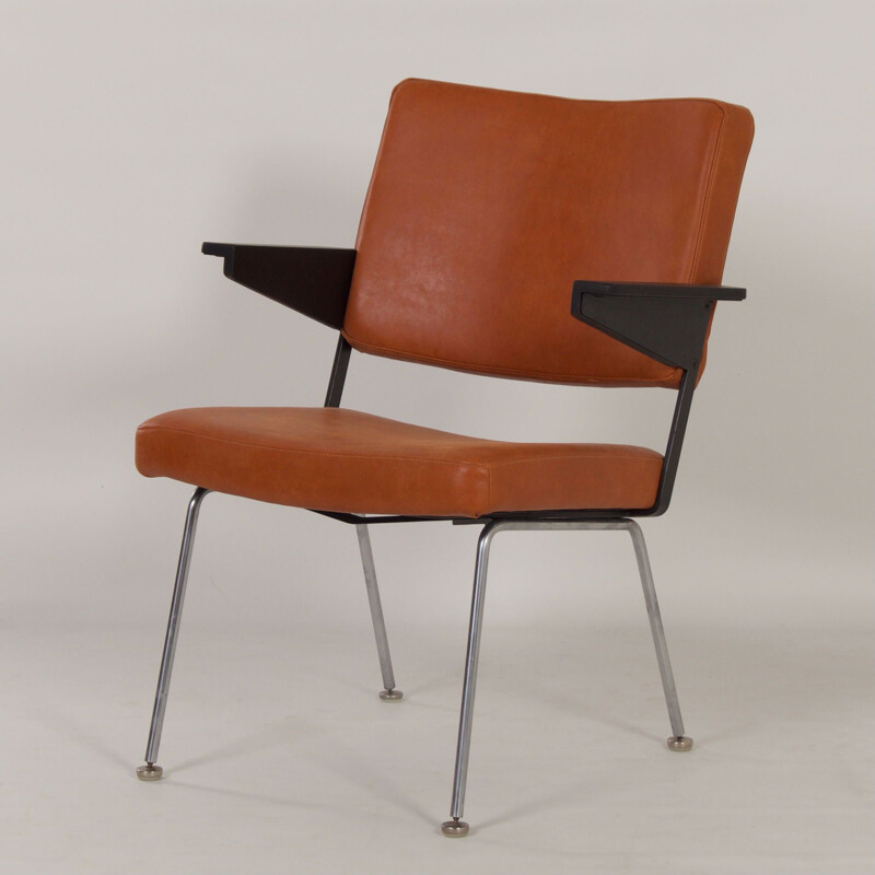 Vintage 1445 fauteuil in bruin leer en essenhout van Andre Cordemeyer voor Gispen, 1960