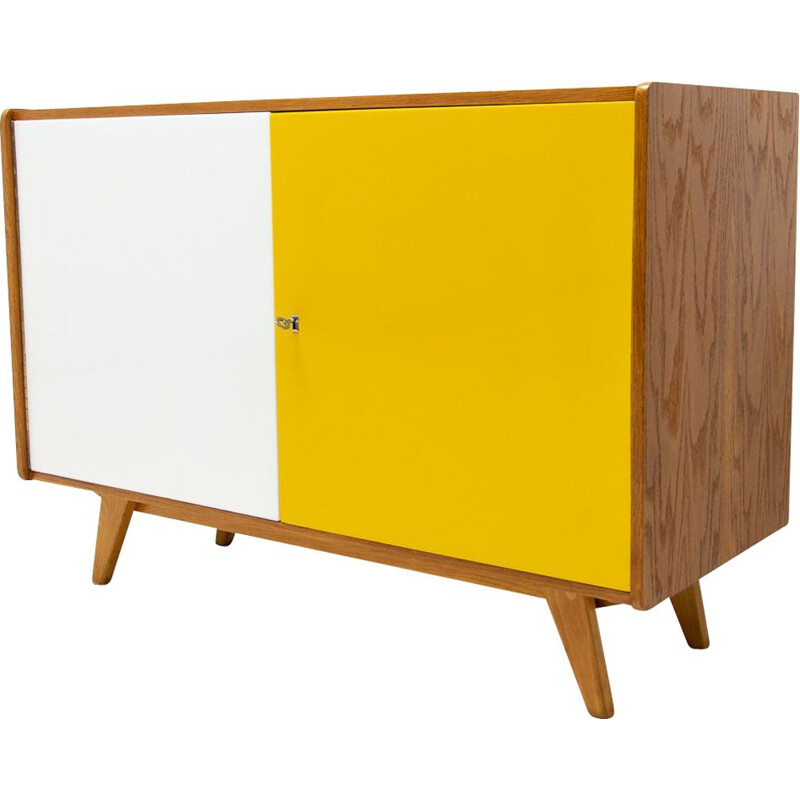 Credenza vintage in faggio U-450 di Jiří Jiroutek per Interiér Praha, Cecoslovacchia 1960