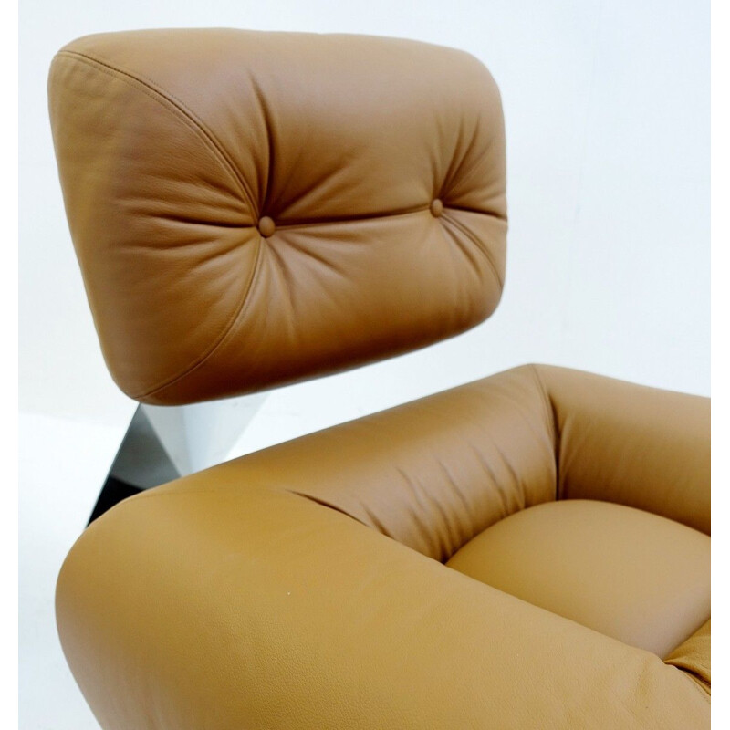 Paire de fauteuils vintage en cuir cognac modèle "Aran" par Oscar Niemeyer, 1975