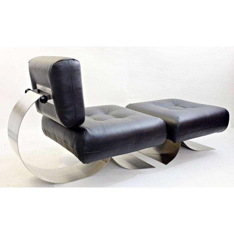 Fauteuil lounge et ottoman vintage en cuir noir modèle "Alta" par Oscar Niemeyer pour Mobilier International, 1970