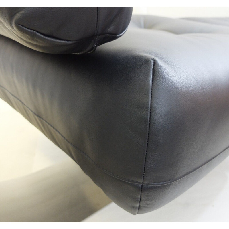 Fauteuil lounge et ottoman vintage en cuir noir modèle "Alta" par Oscar Niemeyer pour Mobilier International, 1970