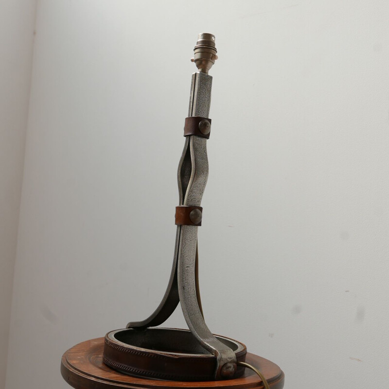 Vintage-Tischlampe aus Leder und Eisen von Jean-Pierre Ryckaert, Frankreich 1950