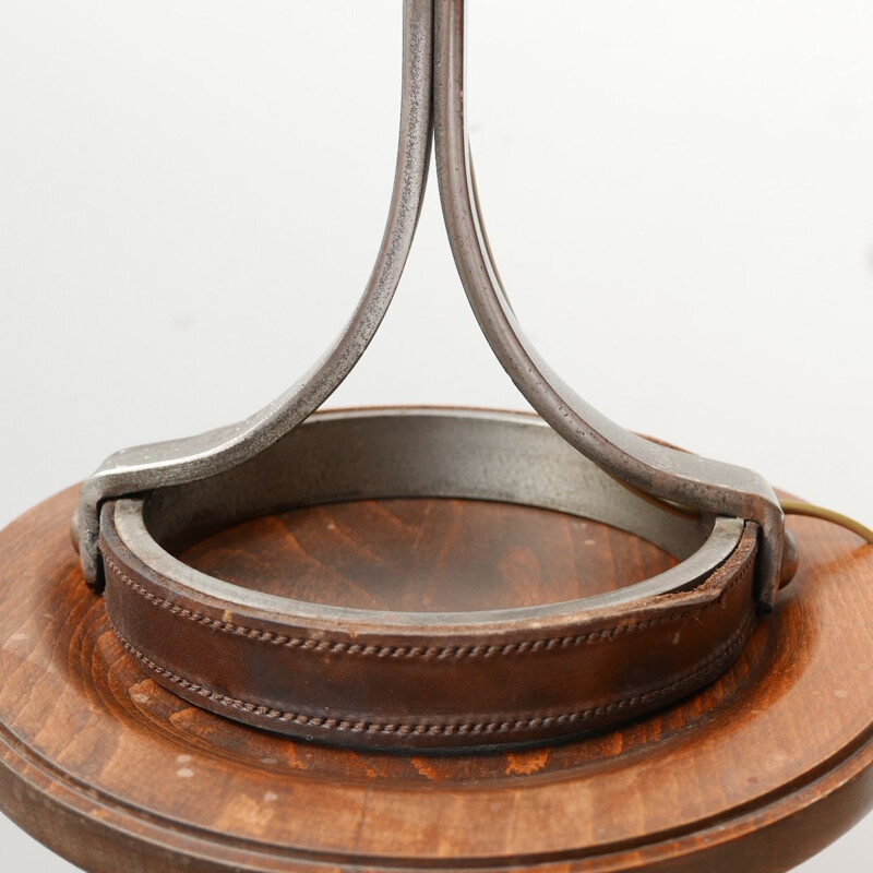 Lampada da tavolo vintage in cuoio e ferro di Jean-Pierre Ryckaert, Francia 1950