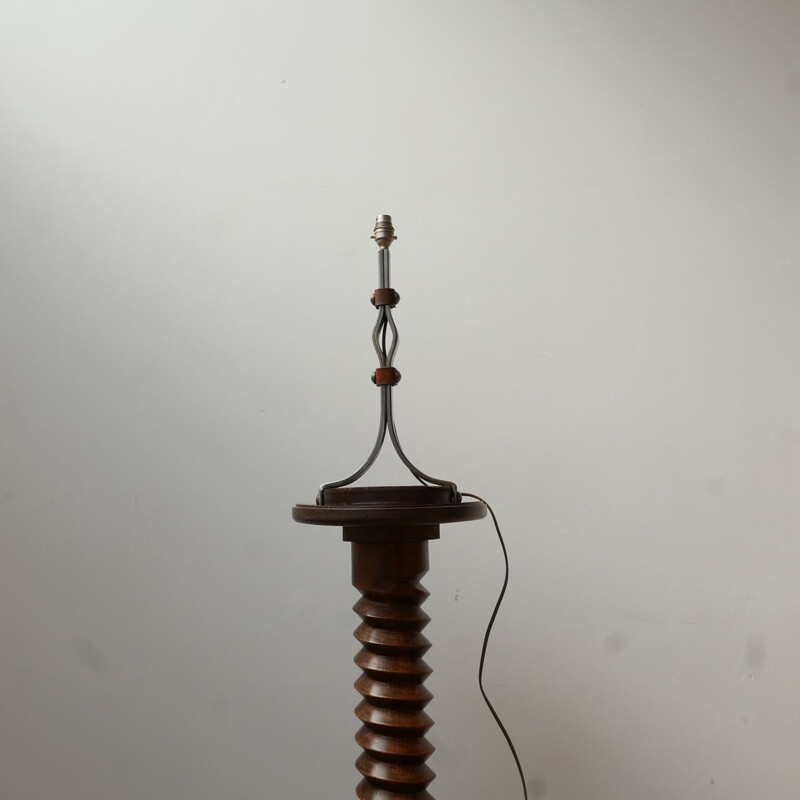 Lámpara de mesa vintage de cuero y hierro de Jean-Pierre Ryckaert, Francia 1950