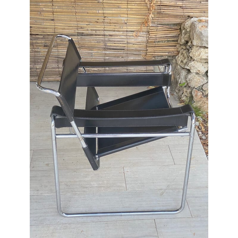 Vintage Wassily armchair in leather and chrome