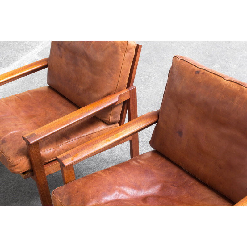 Paire de fauteuils vintage en cuir et teck par Illum Wikkelsø pour Niels Eilersen, 1960