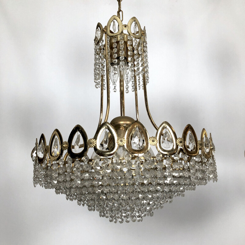 Pair of vintage gilded brass and crystal chandeliers by Sciolari, Italy 1970