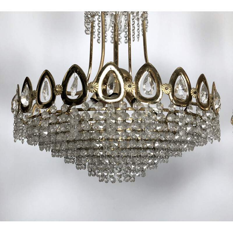 Pair of vintage gilded brass and crystal chandeliers by Sciolari, Italy 1970