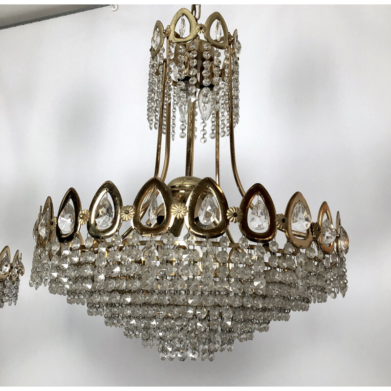 Pair of vintage gilded brass and crystal chandeliers by Sciolari, Italy 1970