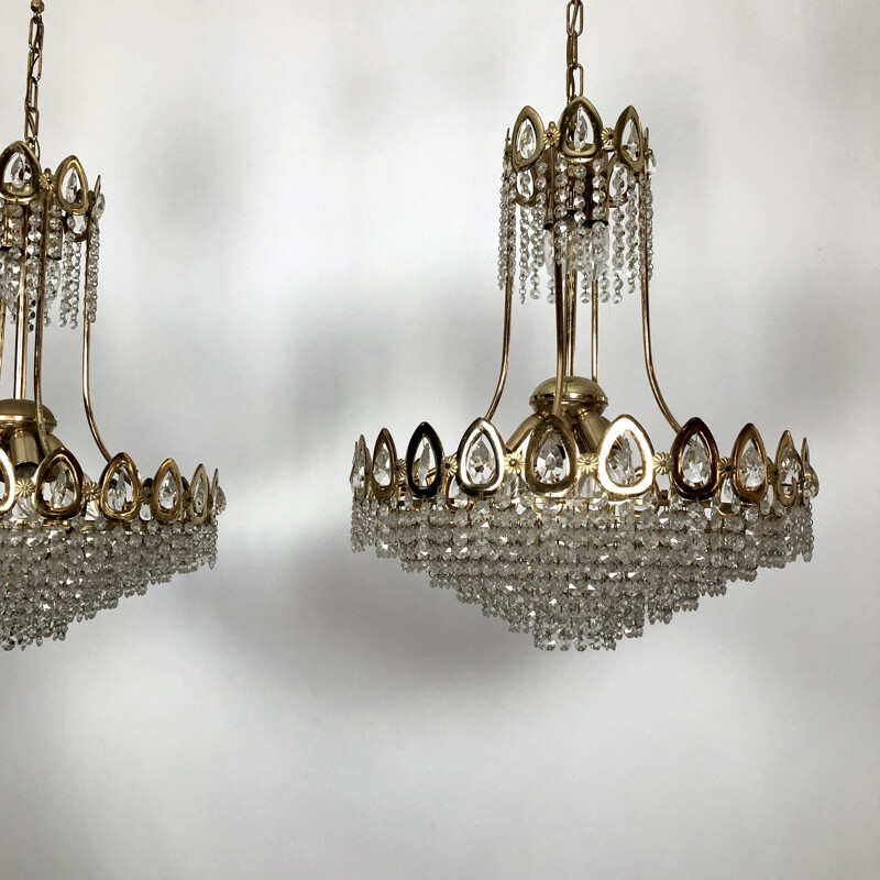 Pair of vintage gilded brass and crystal chandeliers by Sciolari, Italy 1970