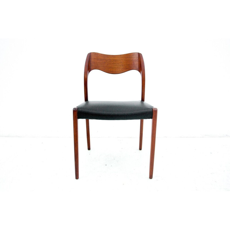 Set of 4 vintage chairs by Niels O. Moller, Denmark 1960s