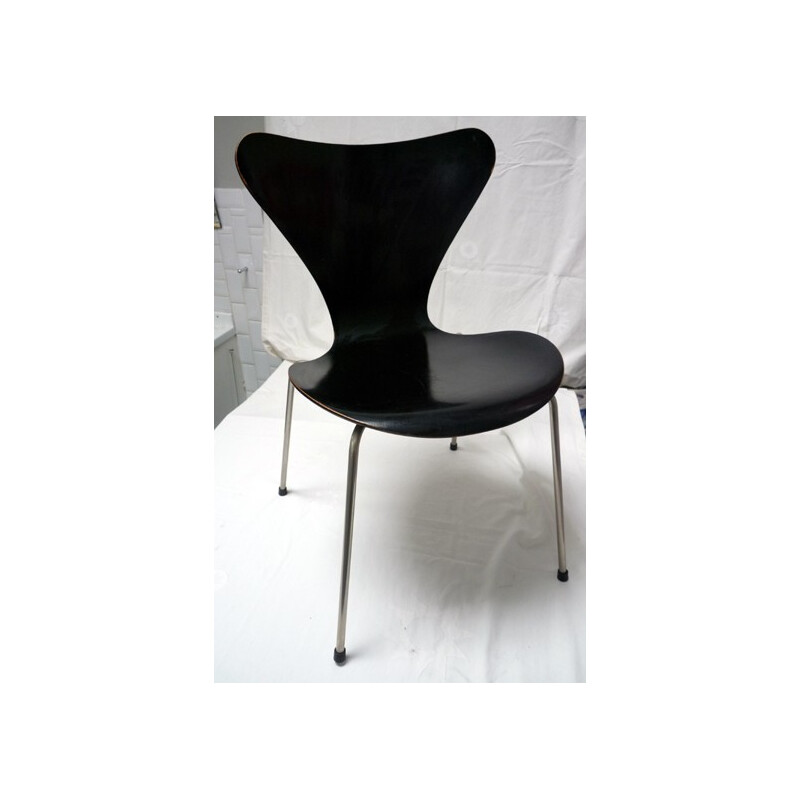 Chaise "3107" en contreplaqué noir, Arne JACOBSEN - 1955