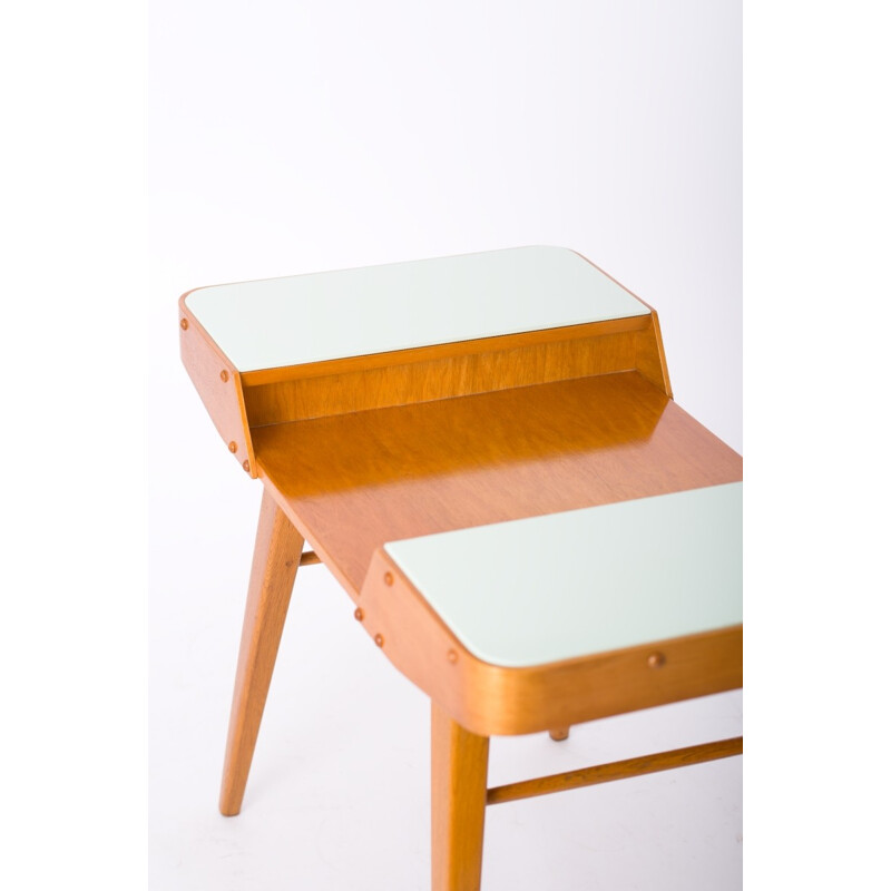 Pequeña mesa auxiliar de madera de haya y cristal - 1960