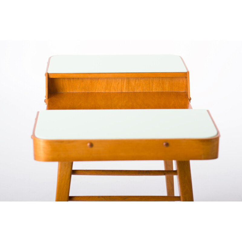 Pequeña mesa auxiliar de madera de haya y cristal - 1960