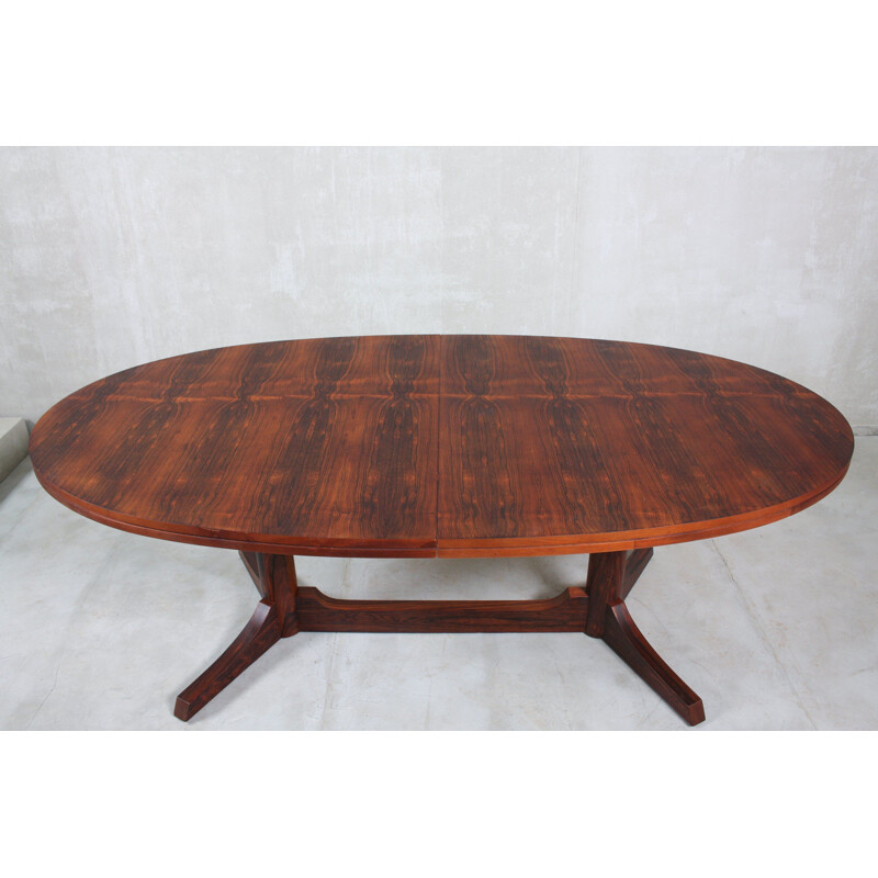 Vintage ovaler Tisch aus Palisanderholz von Robert Heritage für Archie Shine, Großbritannien 1960
